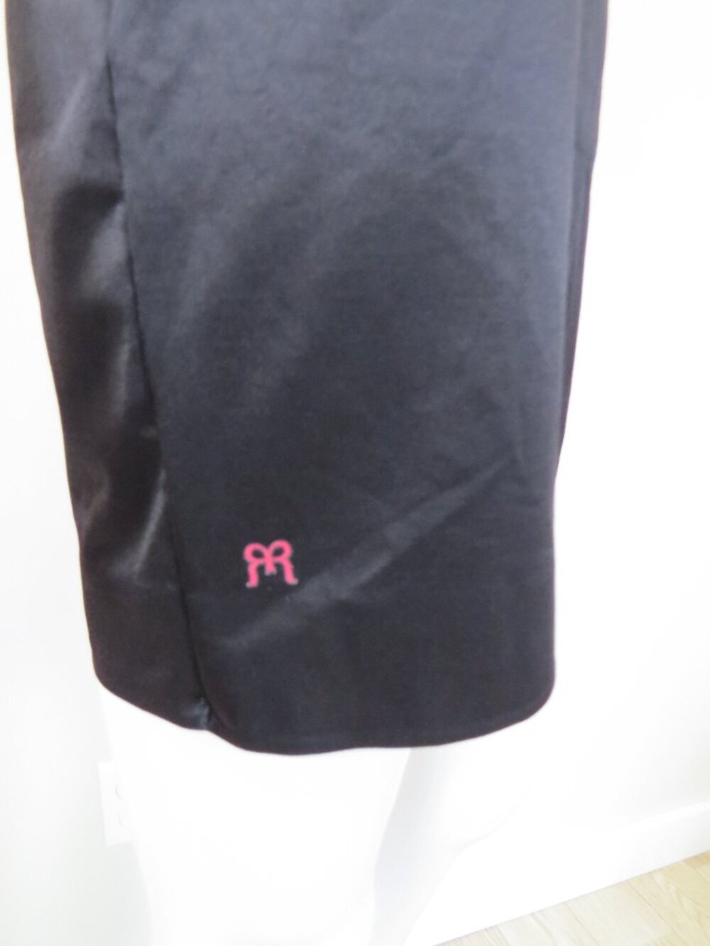 Ruby Ribbon 3041 V-Neck Slip Shapewear SIZE 40 Black - Picture 2 of 7